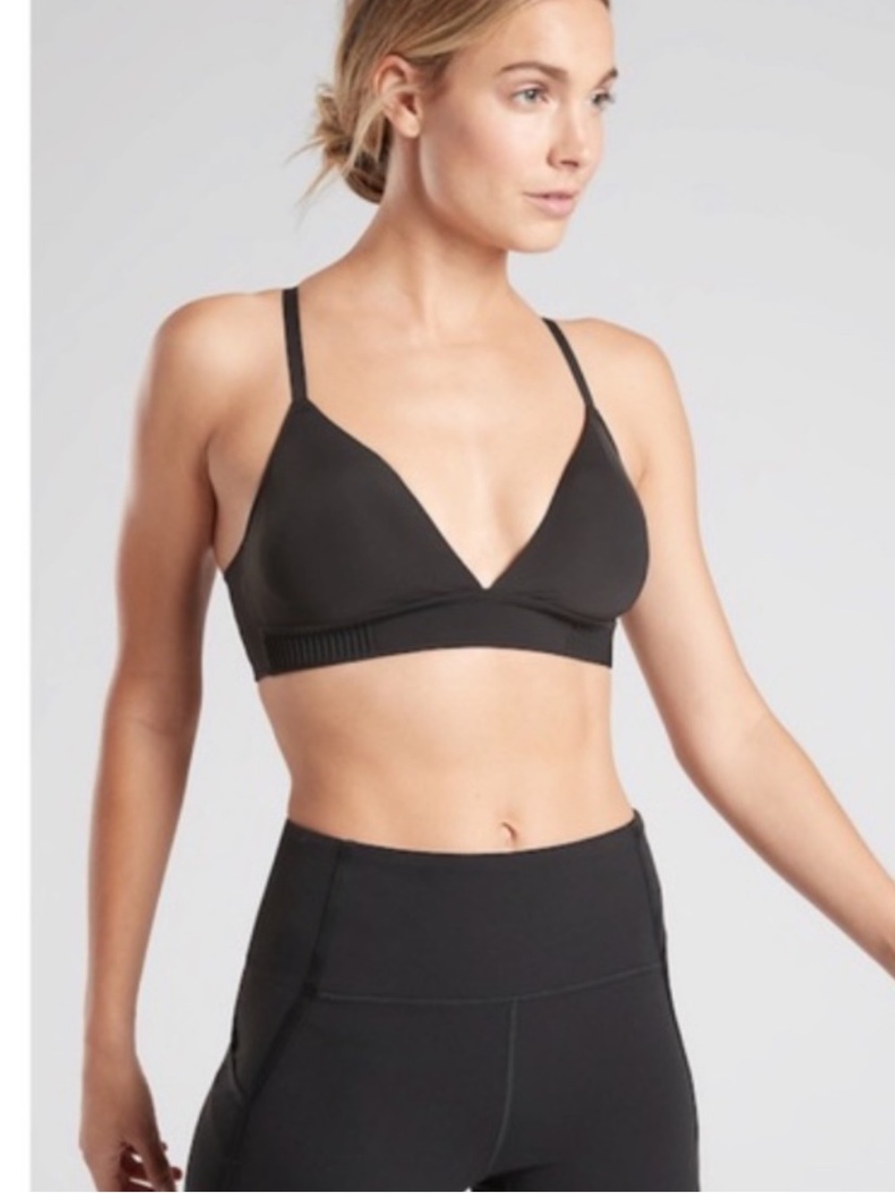 Athleta Black Tranquil Bra Size MEDIUM NWT